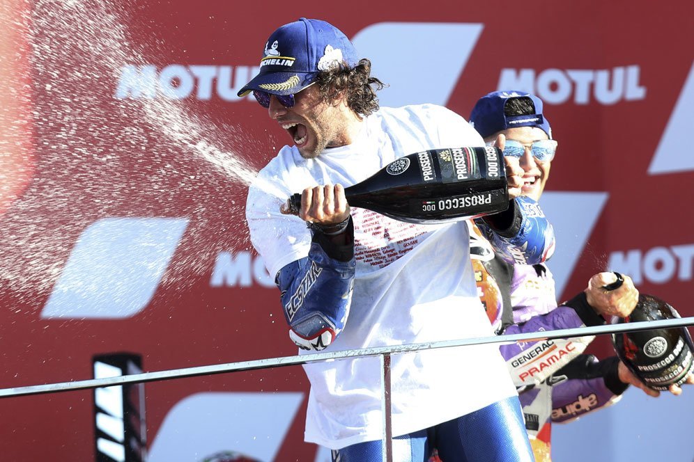Bangga Alex Rins Menang di Valencia, Joan Mir: Suzuki Pasti Menyesal! Bangga Alex Rins Menang di Valencia, Joan Mir: Suzuki Pasti Menyesal!