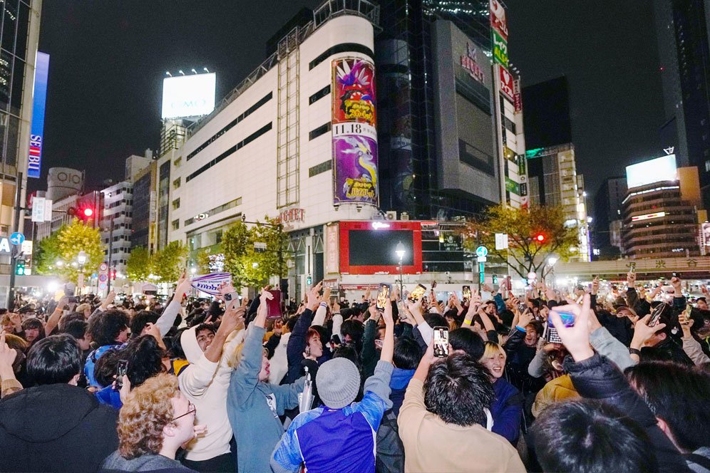 Kerennya Fans Jepang! Tumpah Ruah di Shibuya Crossing, Langsung Bubar Saat Lampu Hijau! Kerennya Fans Jepang! Tumpah Ruah di Shibuya Crossing, Langsung Bubar Saat Lampu Hijau!