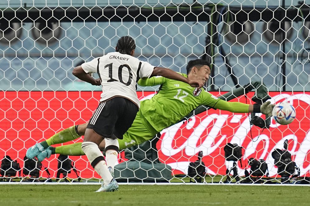 Shuichi Gonda: Wakabayashi-nya Timnas Jepang, Kiper Paling Sibuk di Piala Dunia 2022