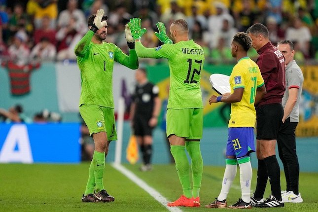 Alisson Mencatatkan Penyelamatan Pertama di Piala Dunia 2022