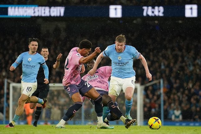Liverpool dan MU Menang, City Terpeleset Liverpool dan MU Menang, City Terpeleset