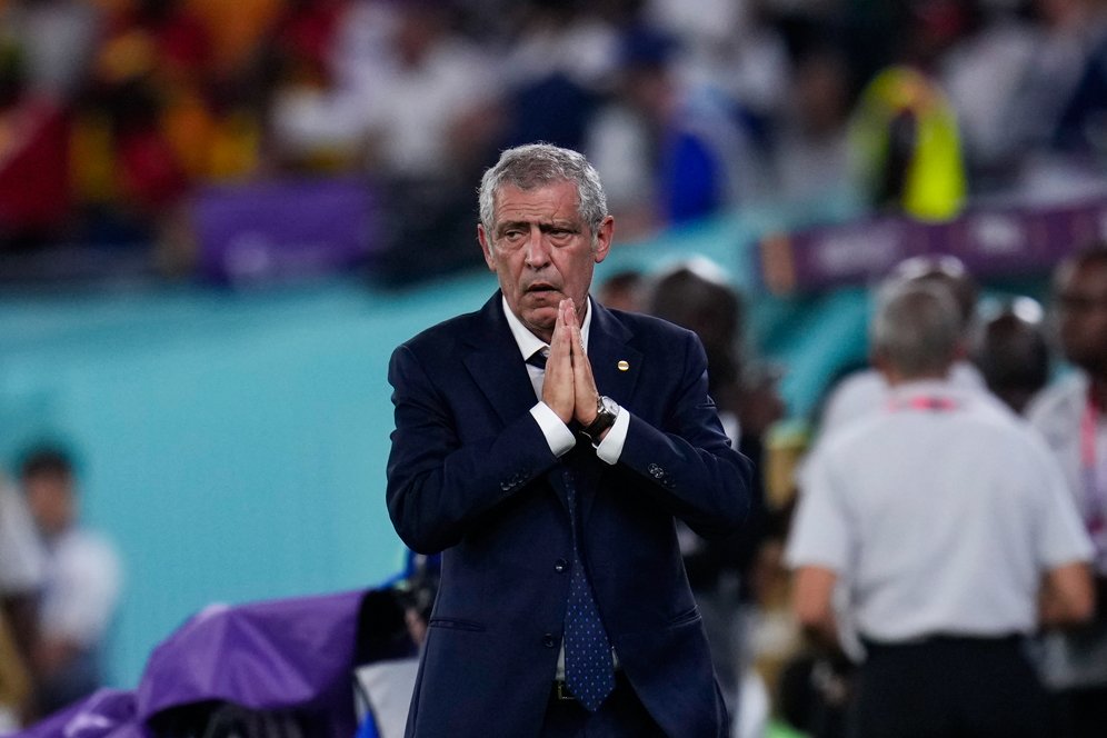Fernando Santos Angkat Suara Soal Ngambeknya Cristiano Ronaldo Fernando Santos Angkat Suara Soal Ngambeknya Cristiano Ronaldo