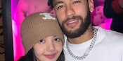 Lisa BLACKPINK dan Neymar Foto Bareng, Bikin Heboh, Mana Nempel Banget Lagi