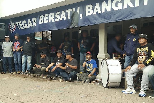 Tolak Arema FC Bubar