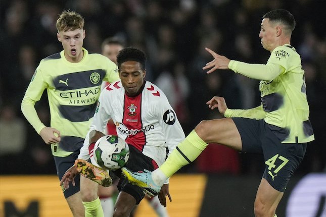Kyle Walker-Peters ke Aston Villa: Solusi Serbaguna di Lini Belakang