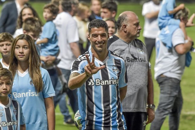 Suarez Berkenan Gabung Suarez Berkenan Gabung