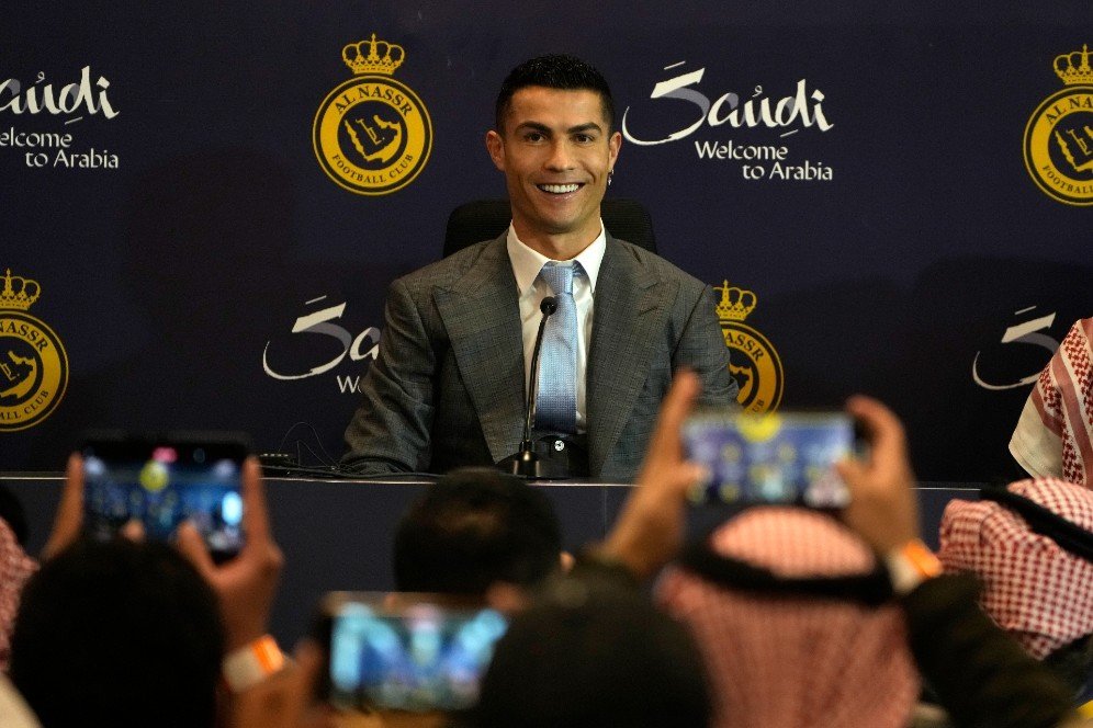 Pindah ke Al Nassr, Cristiano Ronaldo 'Cerai' dengan Sang Agen Jorge Mendes