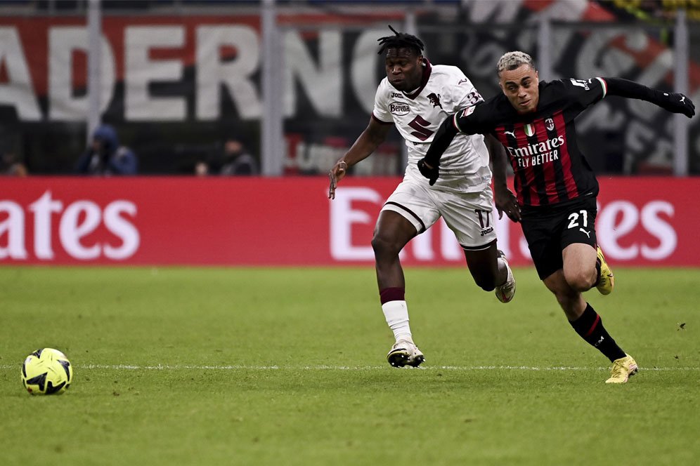 Milan Kini Fokus Perkuat Lini Pertahanan, Incar Bek Torino & Valladolid Milan Kini Fokus Perkuat Lini Pertahanan, Incar Bek Torino & Valladolid