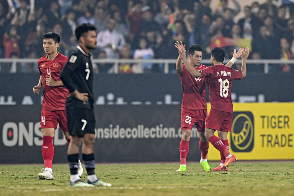 Fakta Menarik dari Kekalahan Timnas Indonesia di Kandang Vietnam: Doan Van Hau Akhirnya Dapat Kartu Kuning Fakta Menarik dari Kekalahan Timnas Indonesia di Kandang Vietnam: Doan Van Hau Akhirnya Dapat Kartu Kuning