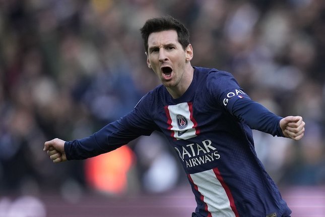 8. Lionel Messi (61 Gol) 8. Lionel Messi (61 Gol)