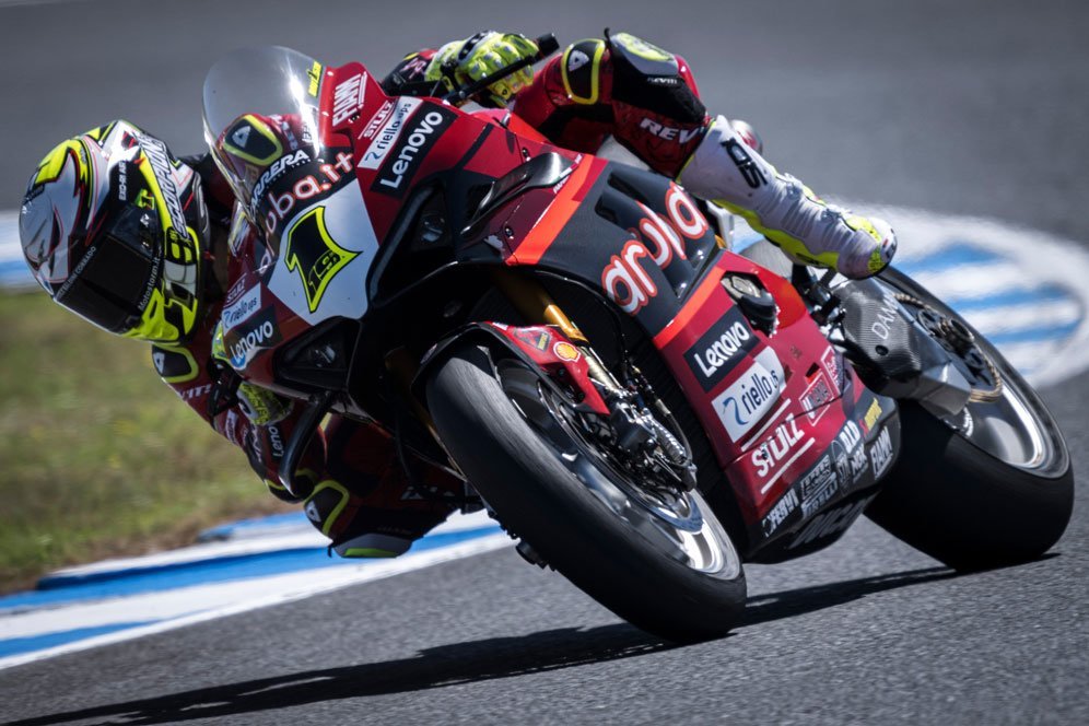 Hasil Race 2 WorldSBK Belanda: Jonathan Rea Jatuh, Alvaro Bautista Sabet Kemenangan Ke-400 Ducati Hasil Race 2 WorldSBK Belanda: Jonathan Rea Jatuh, Alvaro Bautista Sabet Kemenangan Ke-400 Ducati