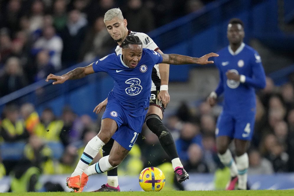 Di Tengah Kabar Ketertarikan Arsenal, Sterling Tegaskan Niatan Bertahan di Chelsea Di Tengah Kabar Ketertarikan Arsenal, Sterling Tegaskan Niatan Bertahan di Chelsea