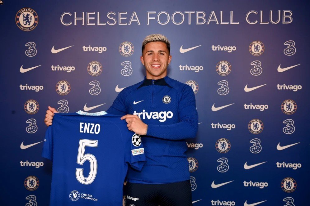 Nilai Transfer Enzo Fernandez Terlalu Mahal, Dia Bukan Casemiro! Nilai Transfer Enzo Fernandez Terlalu Mahal, Dia Bukan Casemiro!