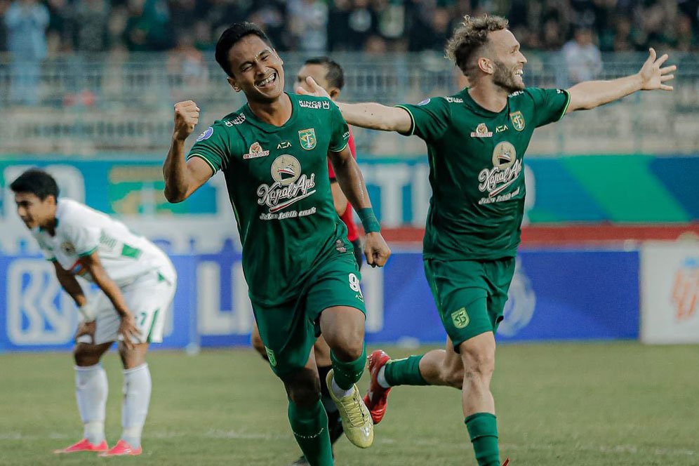Dari Liga Santri ke BRI Liga 1: Januar Eka Sukses Buktikan Kualitas Bersama Persebaya Dari Liga Santri ke BRI Liga 1: Januar Eka Sukses Buktikan Kualitas Bersama Persebaya