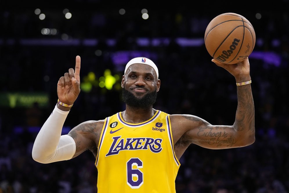 LeBron James Jadi Pencetak Skor Terbanyak dalam Sejarah NBA, Patahkan Rekor 39 Tahun LeBron James Jadi Pencetak Skor Terbanyak dalam Sejarah NBA, Patahkan Rekor 39 Tahun