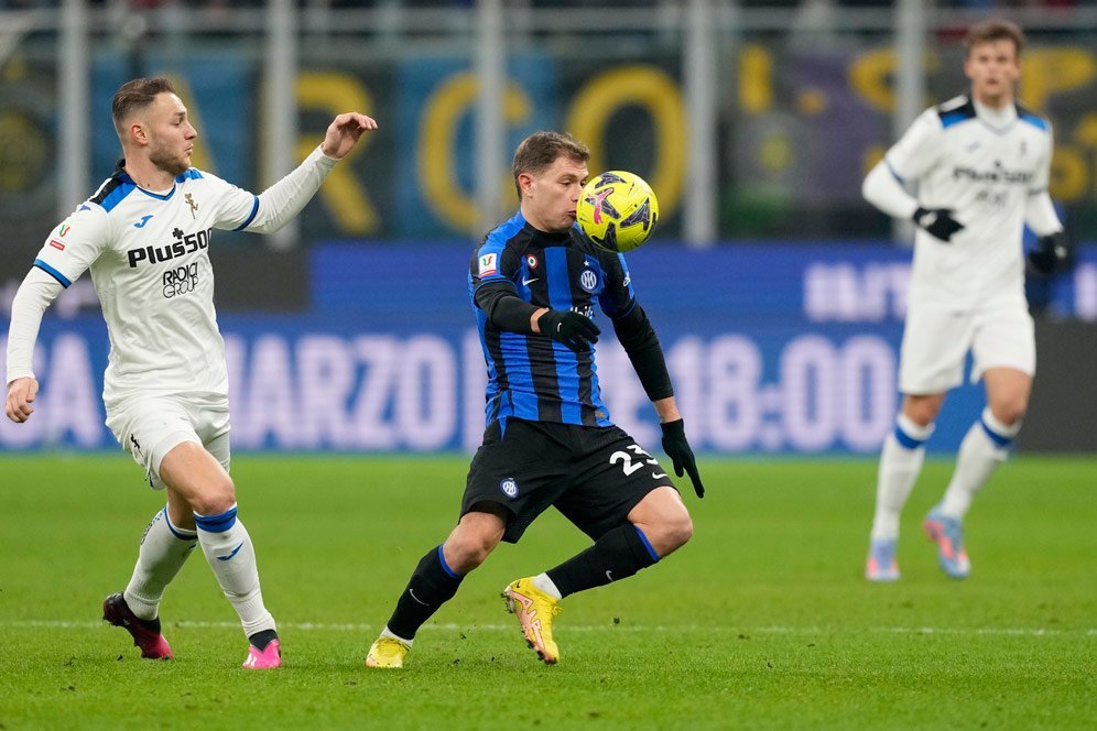 Tak Cuma Enzo Fernandez, Chelsea Ternyata Juga Sempat Coba Bajak Barella dari Inter Milan Tak Cuma Enzo Fernandez, Chelsea Ternyata Juga Sempat Coba Bajak Barella dari Inter Milan