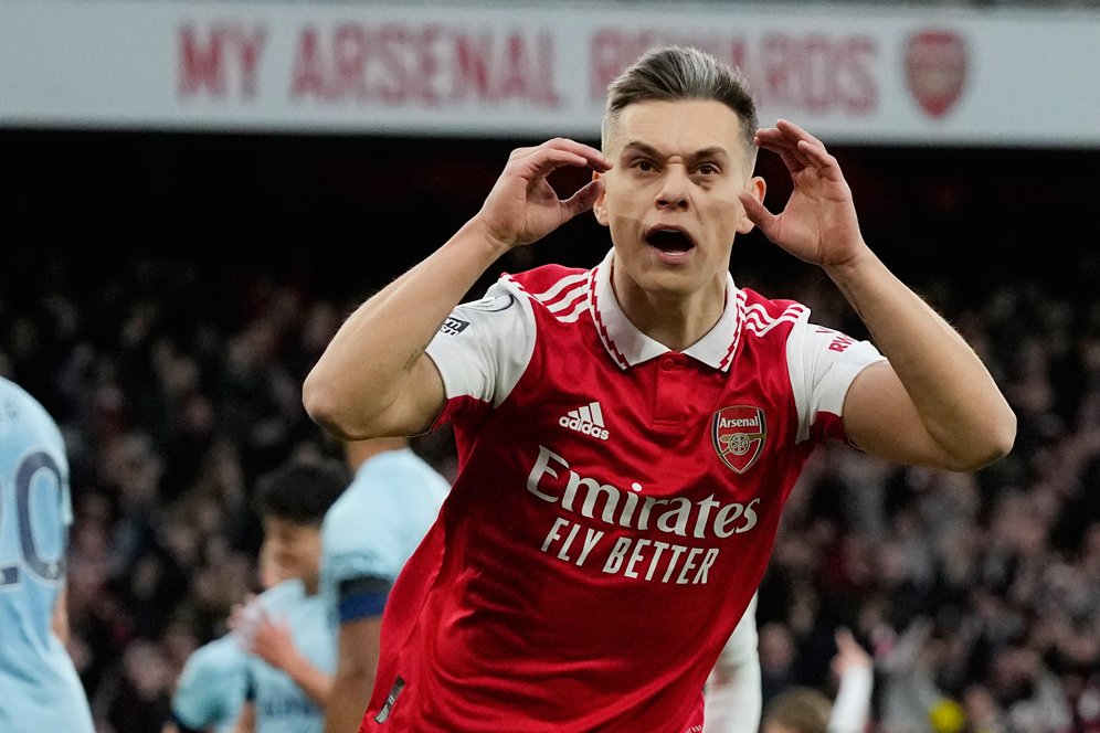 Antony dan Jadon Sancho Disuruh Belajar dari Leandro Trossard! Antony dan Jadon Sancho Disuruh Belajar dari Leandro Trossard!