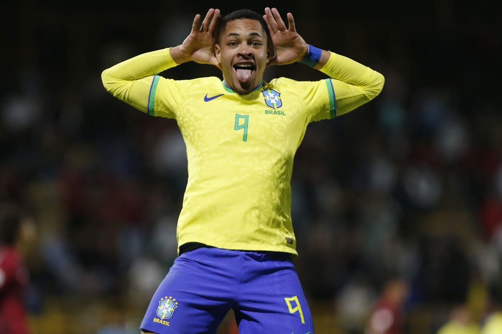 Diincar MU dan Arsenal, Bintang Brasil U-20 Justru Ngebet Main untuk Barcelona Diincar MU dan Arsenal, Bintang Brasil U-20 Justru Ngebet Main untuk Barcelona