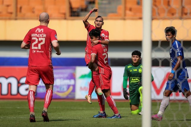 Beda Hasil Persib dan Persija