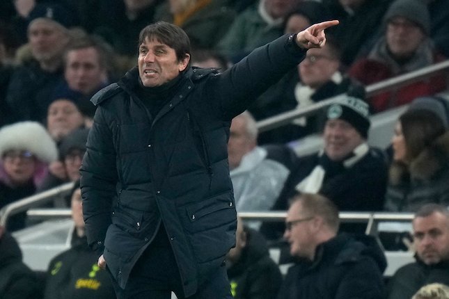 Calon Pertama: Antonio Conte Calon Pertama: Antonio Conte