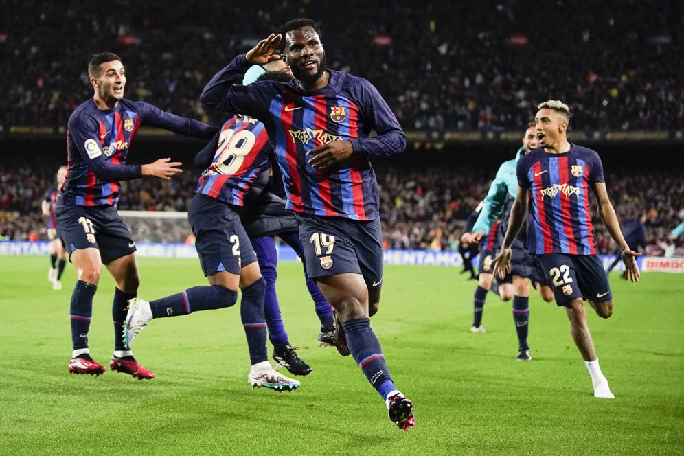 Barcelona Comeback Lawan Real Madrid, Fans: Kessie Kebaca Messi, Gini Doang Raja Eropa? Siapa Penulis Naskahnya?