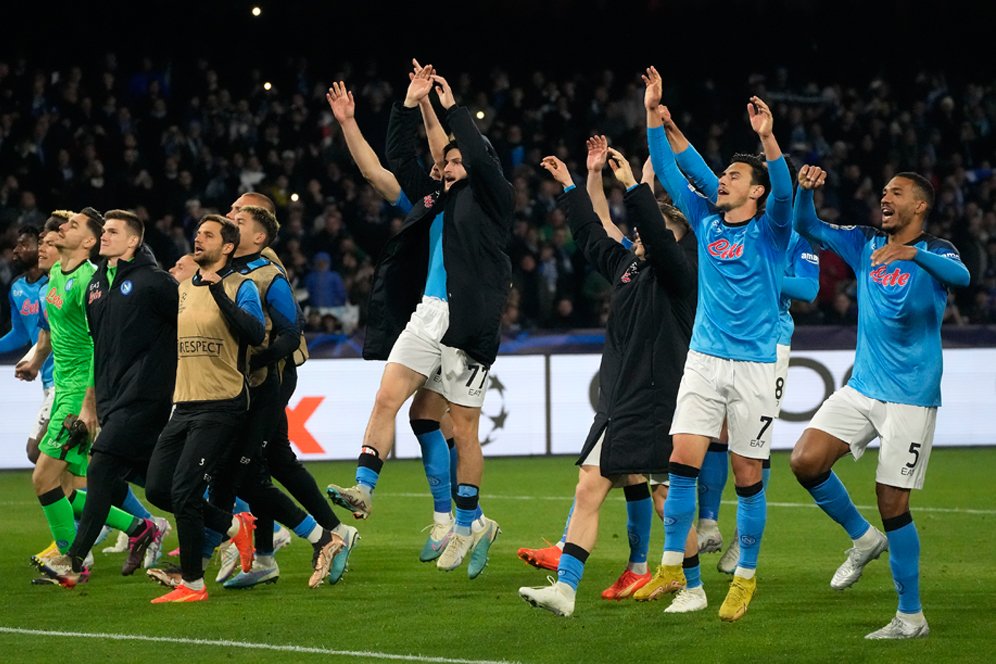 Rival Sedang Bertumbangan, Nasib Napoli Dirasa Beruntung 
