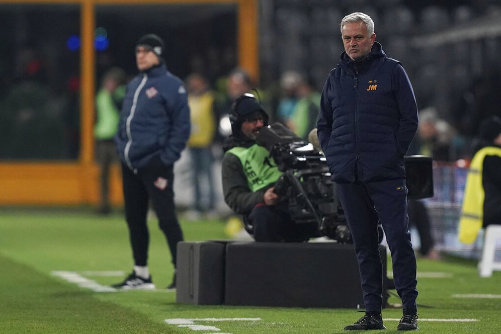Jelang Semifinal Liga Europa, Mourinho: Leverkusen Punya Serangan Balik Mematikan! Jelang Semifinal Liga Europa, Mourinho: Leverkusen Punya Serangan Balik Mematikan!