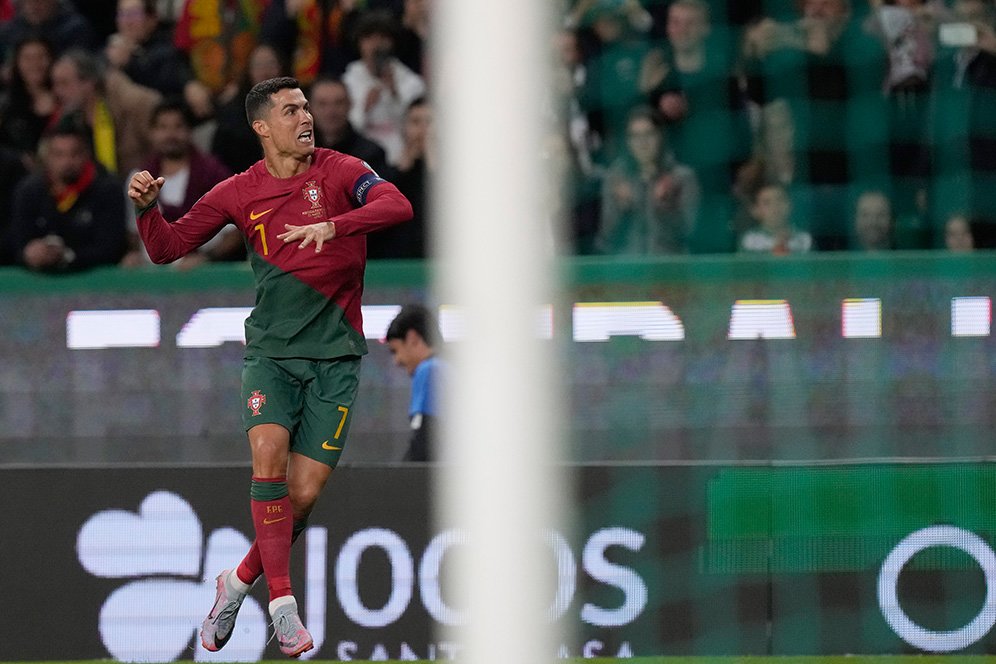 Top Skor Sepanjang Masa Tim Nasional: Cristiano Ronaldo Unggul Jauh, Lionel Messi Nomor Tiga Top Skor Sepanjang Masa Tim Nasional: Cristiano Ronaldo Unggul Jauh, Lionel Messi Nomor Tiga