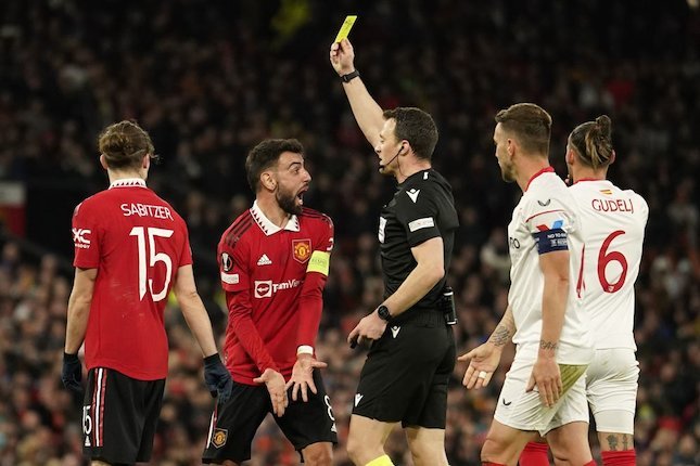 Bruno Fernandes Dapat Kartu Kuning
