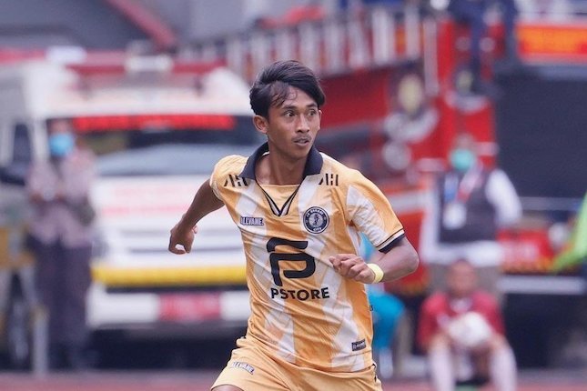 Bek Sayap: Nuri Fasya - Yusuf Meilana Bek Sayap: Nuri Fasya - Yusuf Meilana