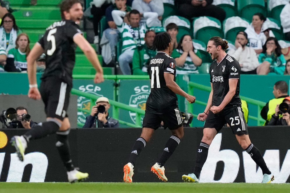 Bawa Juventus ke Semifinal Liga Europa, Adrien Rabiot Super Hepi!