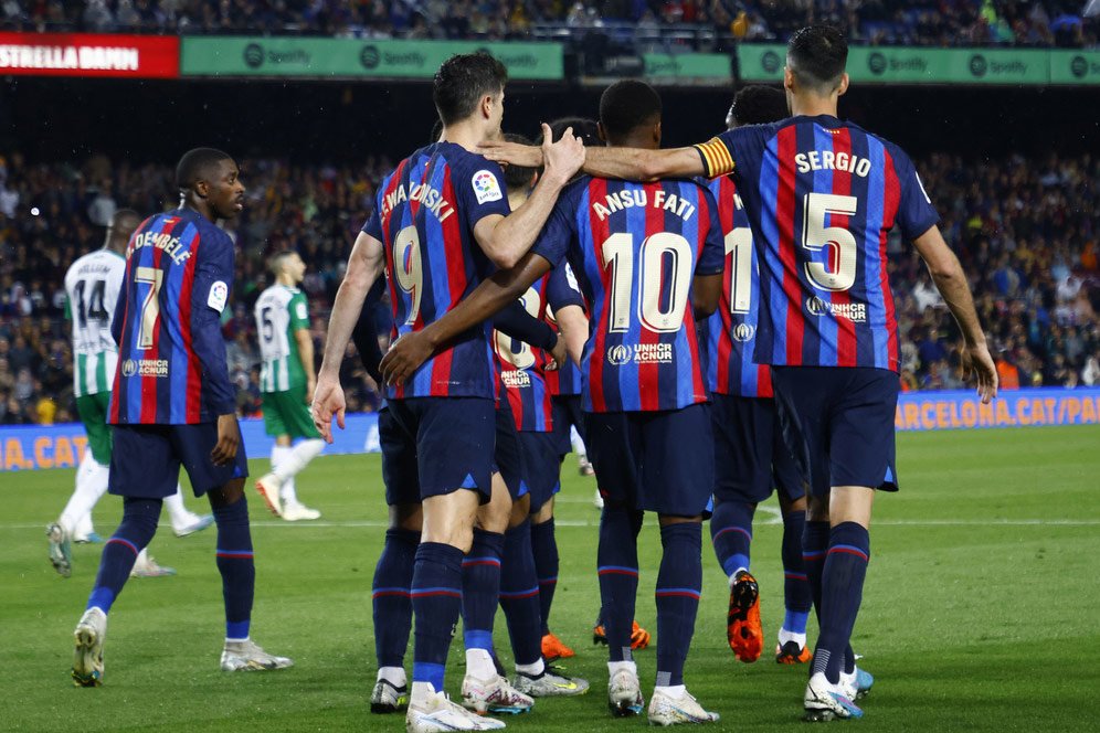4 Pemain Barcelona dengan Menit Bermain Paling Tinggi di La Liga 2022/2023 Sejauh ini 4 Pemain Barcelona dengan Menit Bermain Paling Tinggi di La Liga 2022/2023 Sejauh ini
