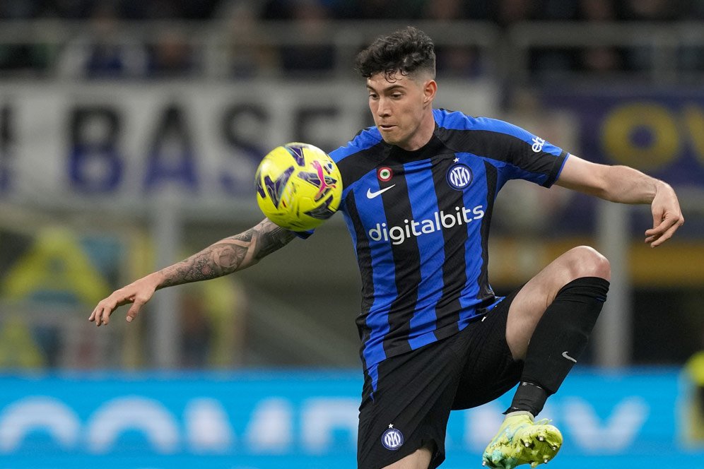 Jadi Rebutan Chelsea dan Man City, Inter Siap Jual Bastoni? Jadi Rebutan Chelsea dan Man City, Inter Siap Jual Bastoni?