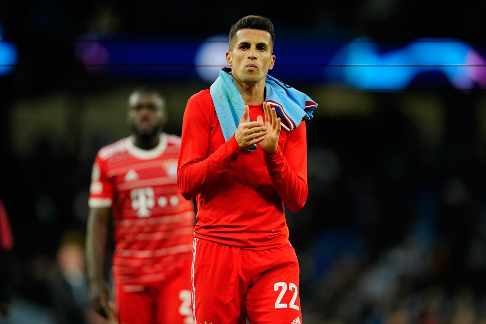 Satu Lagi Bek Sayap Manchester City yang Ingin Didatangkan Arsenal Satu Lagi Bek Sayap Manchester City yang Ingin Didatangkan Arsenal