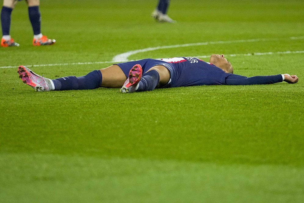 8 Meme Kocak Barcelona Minati Kylian Mbappe: Daftarin Pemain Aja Susah, Spotify Naikin Harga 8 Meme Kocak Barcelona Minati Kylian Mbappe: Daftarin Pemain Aja Susah, Spotify Naikin Harga