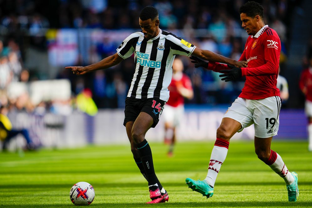 Drama Isak vs Newcastle Memanas: Eddie Howe Tetap Berharap, Liverpool Naikkan Tawaran