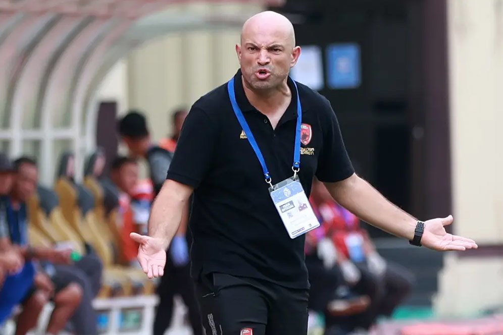 Masuk Nominasi Pelatih Terbaik BRI Liga 1, Aji Santoso Malah Jagokan Bernardo Tavares Masuk Nominasi Pelatih Terbaik BRI Liga 1, Aji Santoso Malah Jagokan Bernardo Tavares