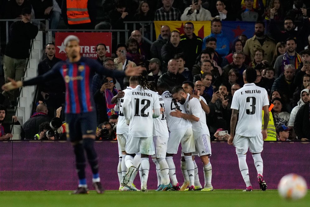 Skor 4-0 dan Melihat Ketakutan di Wajah Pemain Barcelona Skor 4-0 dan Melihat Ketakutan di Wajah Pemain Barcelona