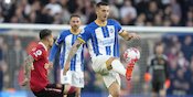 Kalah Tinggi 18 Cm, Antony Tendang dan Gelut dengan Lewis Dunk Kalah Tinggi 18 Cm, Antony Tendang dan Gelut dengan Lewis Dunk