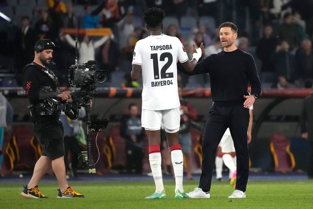 Agen Tawarkan Bek Tangguh Bayer Leverkusen Ini ke Manchester United Agen Tawarkan Bek Tangguh Bayer Leverkusen Ini ke Manchester United