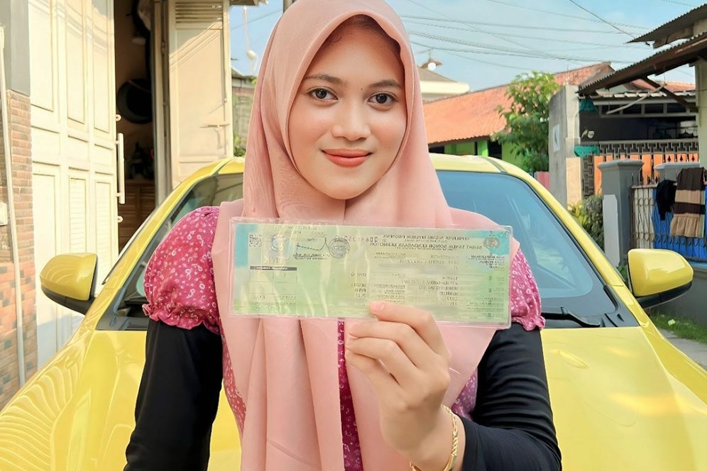 Hoki Banget! Perempuan Tangerang Ini Terima Mobil Agya Rp1 dari Flash Sale Rp1 Shopee Hoki Banget! Perempuan Tangerang Ini Terima Mobil Agya Rp1 dari Flash Sale Rp1 Shopee