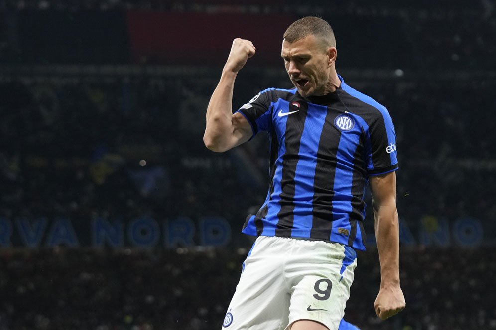 6 Pencetak Gol Tertua di Liga Champions, Edin Dzeko Masuk