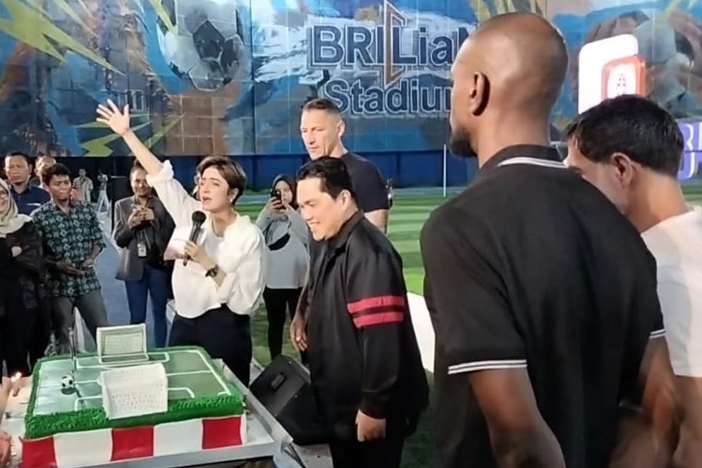 Wow! Ultah ke-52, Erick Thohir Dapat Surprise dari 4 Legenda Sepak Bola Dunia Wow! Ultah ke-52, Erick Thohir Dapat Surprise dari 4 Legenda Sepak Bola Dunia