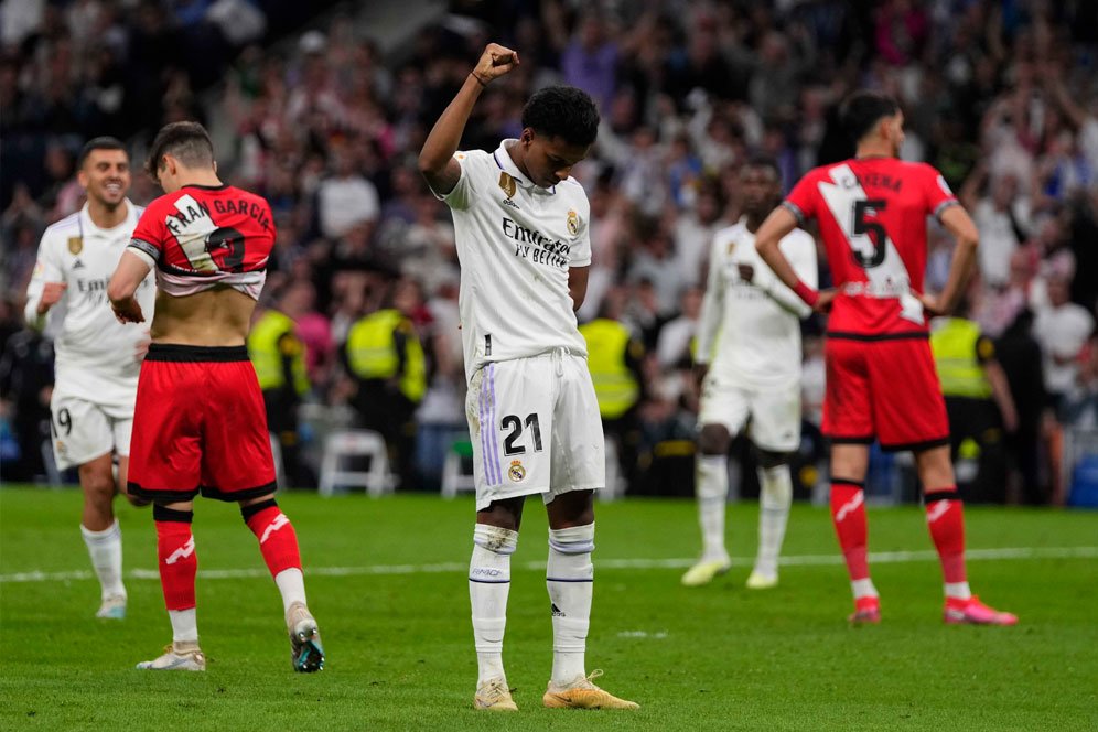 Gol untuk Vinicius Junior Gol untuk Vinicius Junior