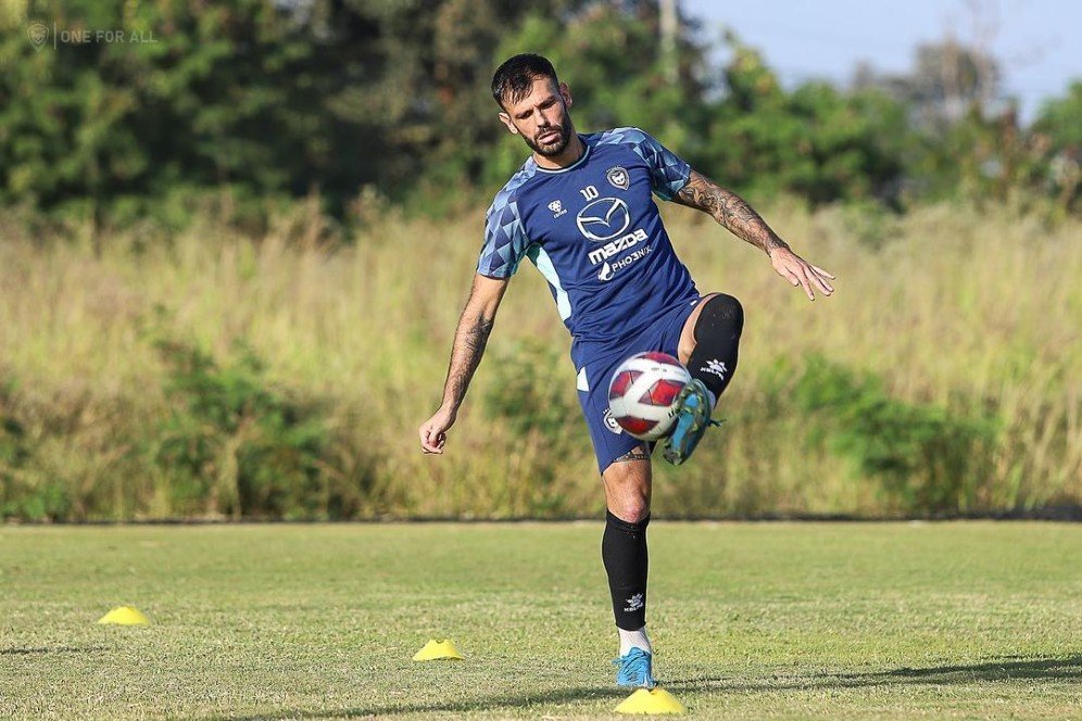 Bojan Hodak Pastikan Klausul Perpanjangan Kontrak Tyronne Del Pino Aktif usai Persib Juara BRI Liga 1: Dia Sangat Bagus Musim Lalu Bojan Hodak Pastikan Klausul Perpanjangan Kontrak Tyronne Del Pino Aktif usai Persib Juara BRI Liga 1: Dia Sangat Bagus Musim Lalu