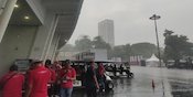 Waduh! SUGBK Diguyur Hujan Deras Jelang Laga Timnas Indonesia vs Argentina Waduh! SUGBK Diguyur Hujan Deras Jelang Laga Timnas Indonesia vs Argentina