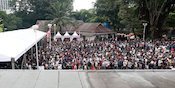 Antrean Panjang Warnai Penukaran Tiket Laga Timnas Indonesia vs Argentina Antrean Panjang Warnai Penukaran Tiket Laga Timnas Indonesia vs Argentina
