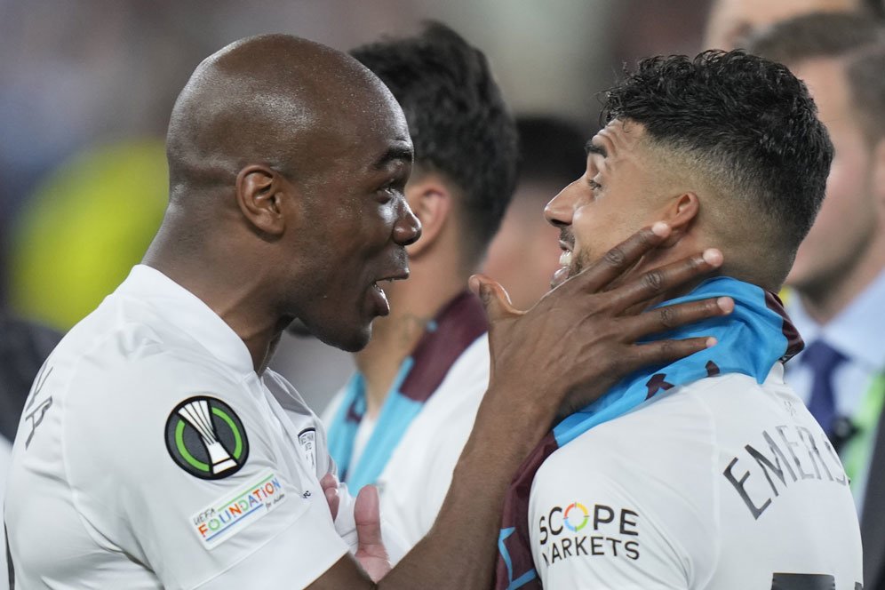 Sabet UEFA Europa Conference League, Emerson Palmieri Jadi Pemain Pertama yang Juarai Semua Trofi Kompetisi UEFA Sabet UEFA Europa Conference League, Emerson Palmieri Jadi Pemain Pertama yang Juarai Semua Trofi Kompetisi UEFA