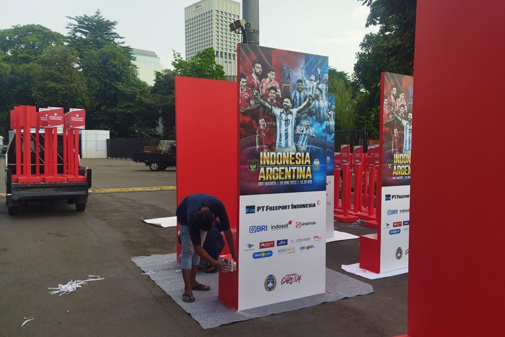 SUGBK Terus Bersolek Jelang Jadi Saksi Pertemuan Pertama Timnas Indonesia vs Argentina SUGBK Terus Bersolek Jelang Jadi Saksi Pertemuan Pertama Timnas Indonesia vs Argentina