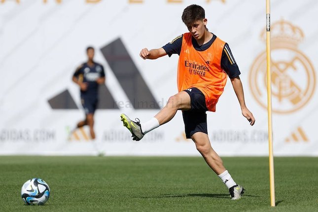 Tetap di Spanyol Tetap di Spanyol